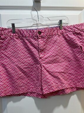 Menora Pink Geometric Print Women's Shorts